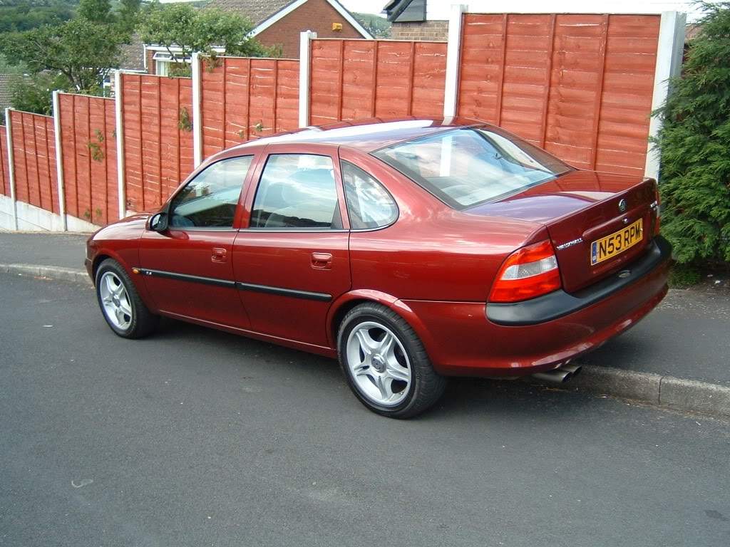 ai49.photobucket.com_albums_f270_barrytaylor_DSCF0036.jpg