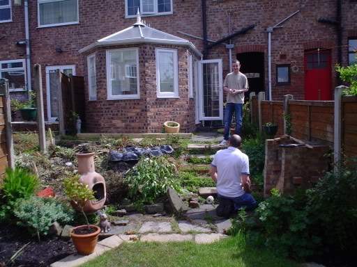 ai10.photobucket.com_albums_a114_andyw823_decking_003.jpg