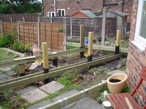ai10.photobucket.com_albums_a114_andyw823_decking_006.jpg