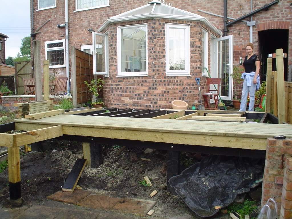 ai10.photobucket.com_albums_a114_andyw823_decking_006_2.jpg