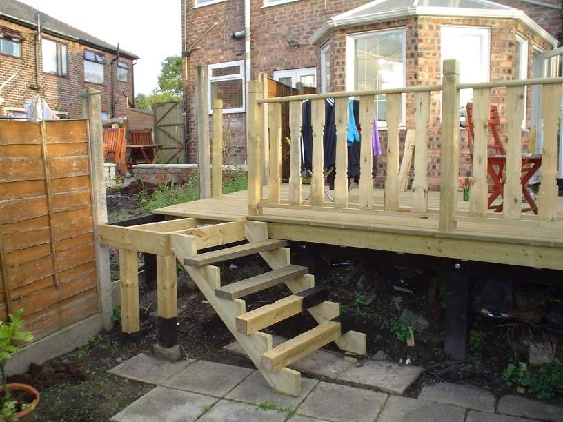 ai10.photobucket.com_albums_a114_andyw823_decking_007.jpg