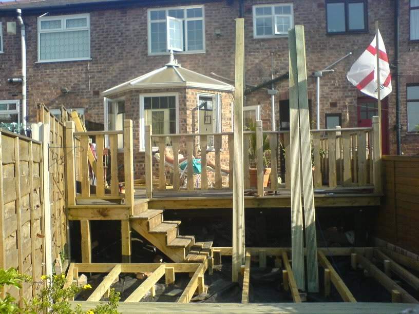 ai10.photobucket.com_albums_a114_andyw823_decking_DSC00206.jpg