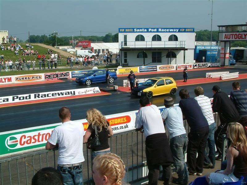 aimg.photobucket.com_albums_v408_andy281001_DSCF0001Medium.jpg