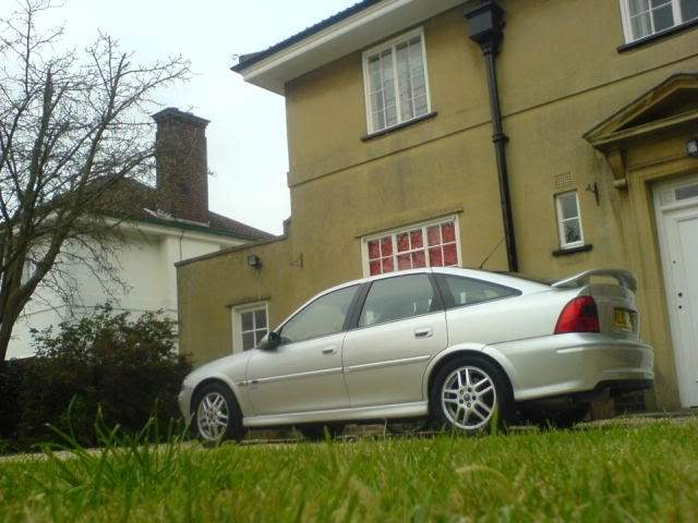 ai32.photobucket.com_albums_d25_violentvectra_veccy150003.jpg