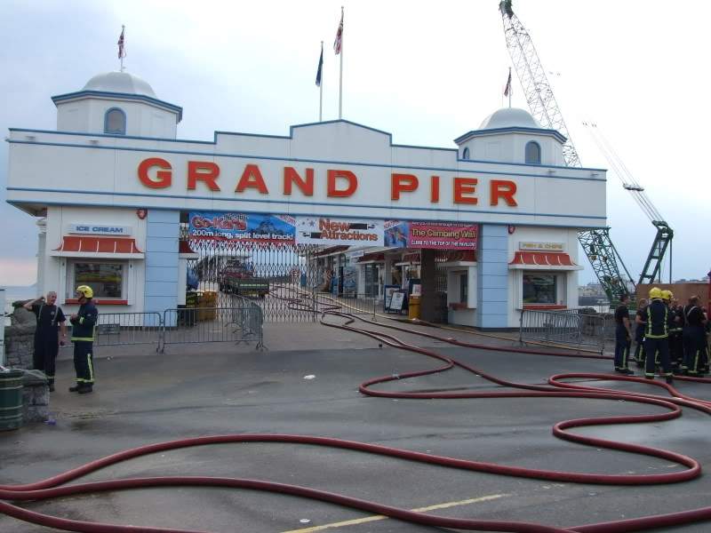 ai3.photobucket.com_albums_y62_johnnyn1973_WestonSuper_MareGrandPierFire007.jpg