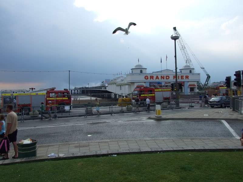 ai3.photobucket.com_albums_y62_johnnyn1973_WestonSuper_MareGrandPierFire002.jpg