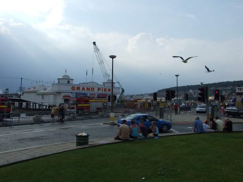 ai3.photobucket.com_albums_y62_johnnyn1973_WestonSuper_MareGrandPierFire027.jpg