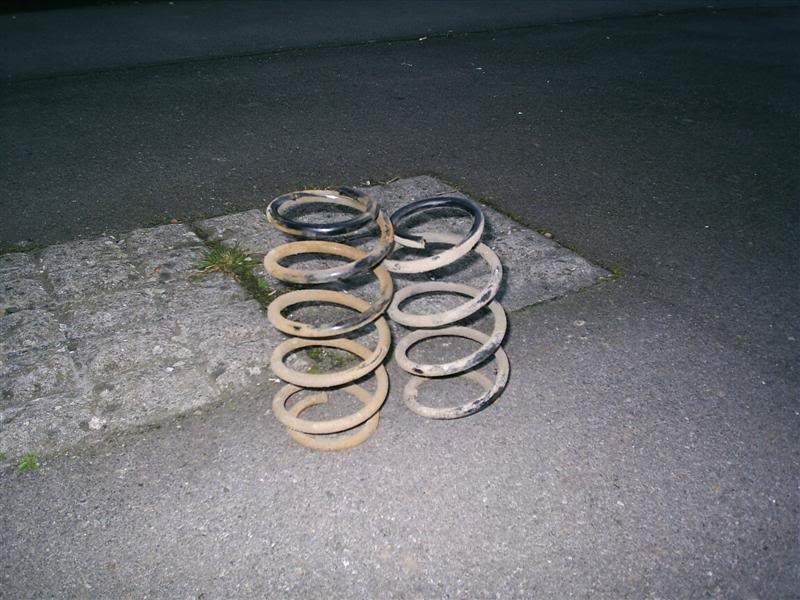 ai3.photobucket.com_albums_y67_evilbloke_Vectrainprogress_Oldfrontstrings.jpg