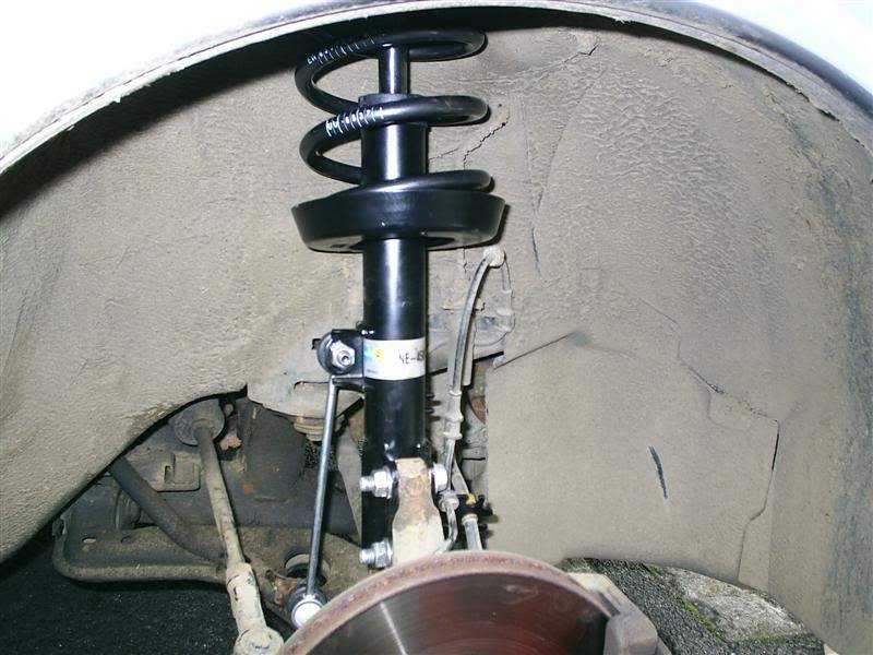 ai3.photobucket.com_albums_y67_evilbloke_Vectrainprogress_Fitteddriversstrut.jpg