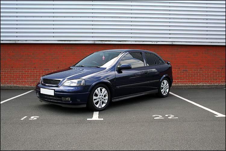 ai38.photobucket.com_albums_e112_alexellson_Astra_20Mk4_Apr_18_1.jpg
