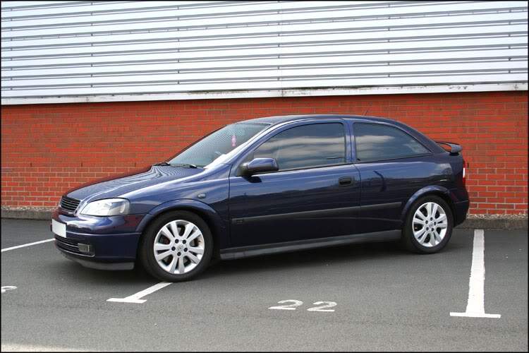 ai38.photobucket.com_albums_e112_alexellson_Astra_20Mk4_Apr_18_2.jpg