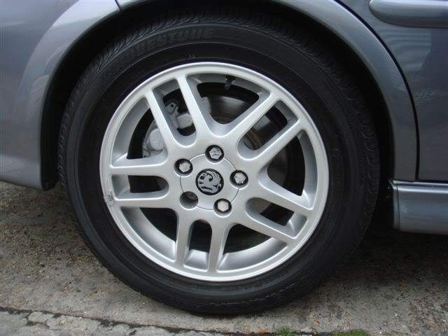ai45.photobucket.com_albums_f99_MarkGolf_vectra_DSC00024.jpg