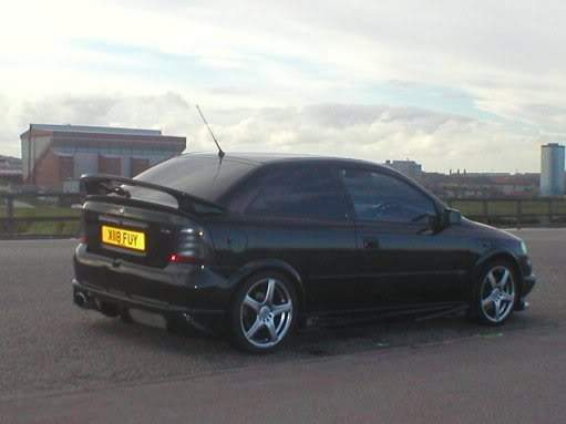 ai945.photobucket.com_albums_ad300_Saz1982_newcarpicpittodrie.jpg
