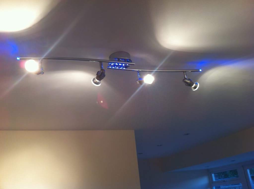 ai626.photobucket.com_albums_tt345_robo22sri_house_housebits044.jpg