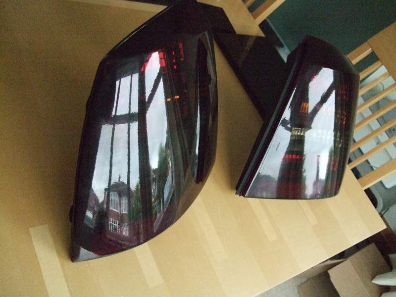 ahomepage.ntlworld.com_adam.marsland_Parts_20for_20sale_Hatch_20rear_20lights_20.jpg
