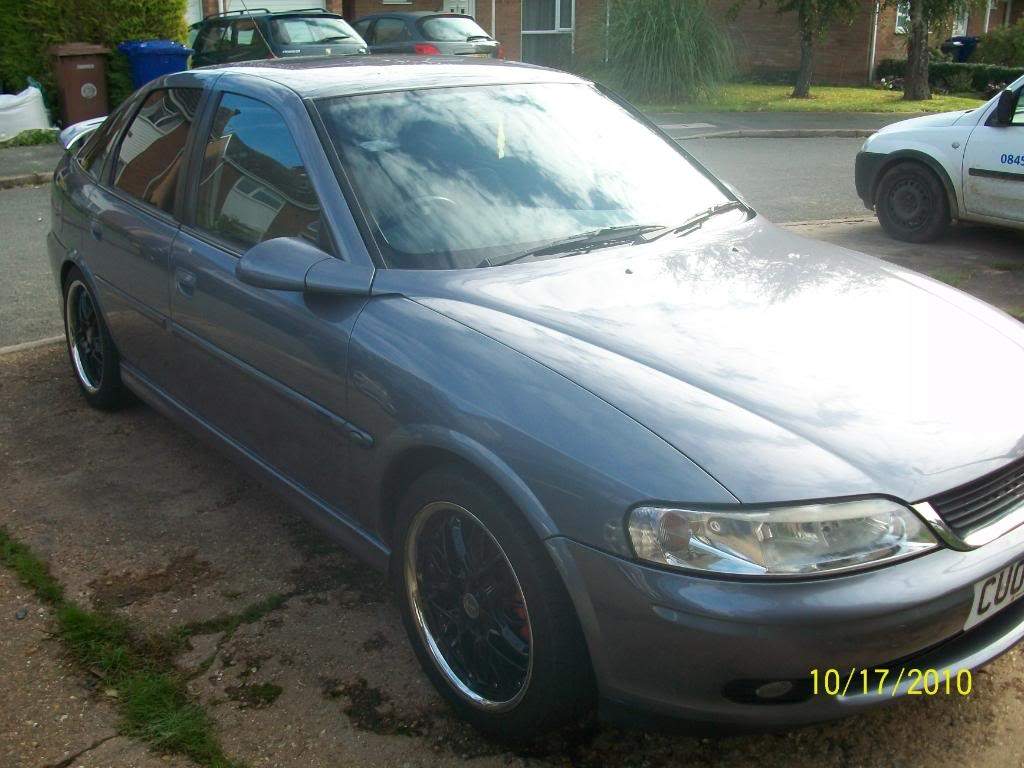 ai1181.photobucket.com_albums_x434_simon098_vectra_100_0404.jpg