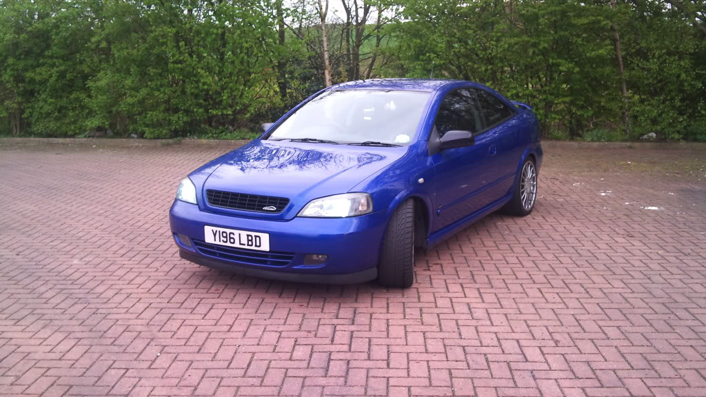 ai283.photobucket.com_albums_kk284_djbadboi9901_Astra_20Coupe_20SE2_DSC00006.jpg