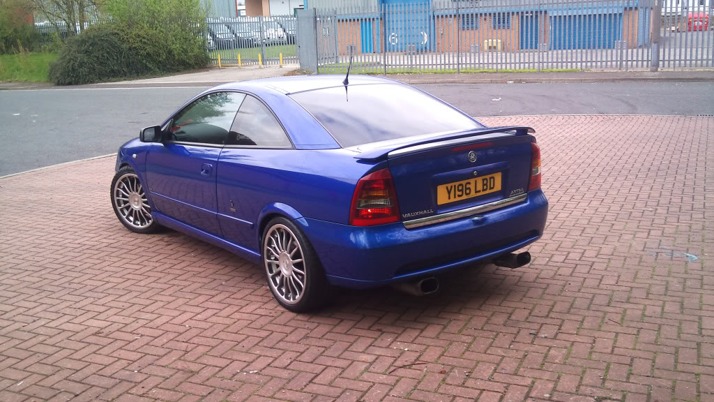 ai283.photobucket.com_albums_kk284_djbadboi9901_Astra_20Coupe_20SE2_DSC00008.jpg