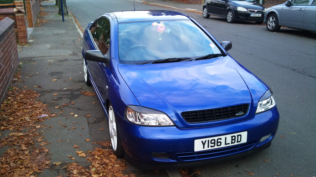 ai283.photobucket.com_albums_kk284_djbadboi9901_Astra_20Coupe_20SE2_DSC00210.jpg