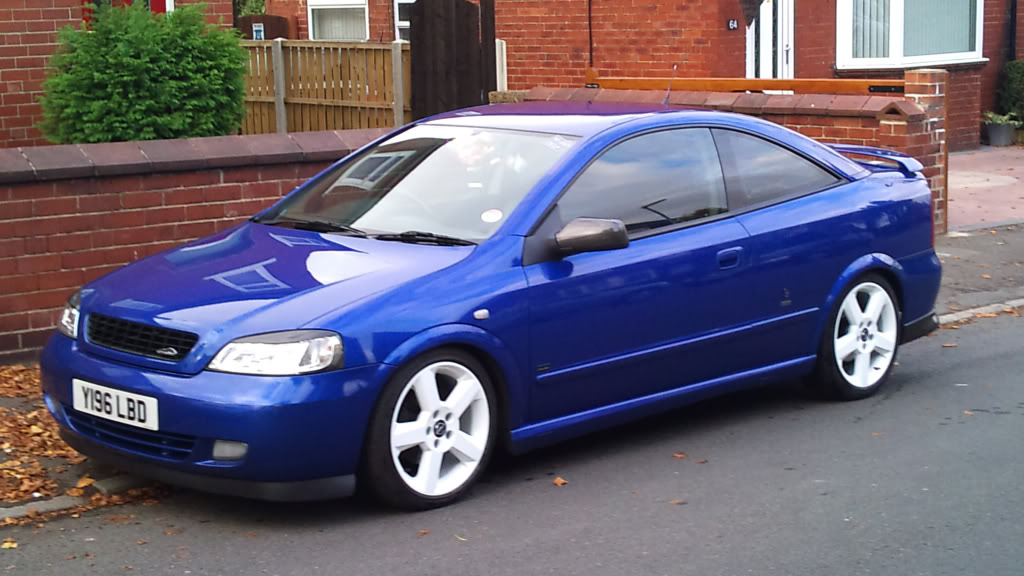 ai283.photobucket.com_albums_kk284_djbadboi9901_Astra_20Coupe_20SE2_DSC00209.jpg
