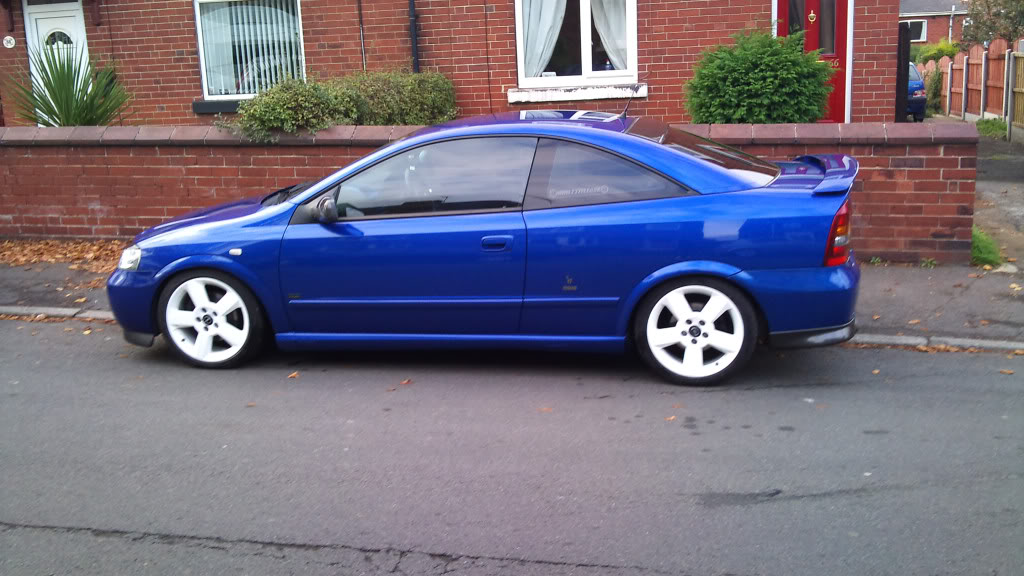 ai283.photobucket.com_albums_kk284_djbadboi9901_Astra_20Coupe_20SE2_DSC00208.jpg