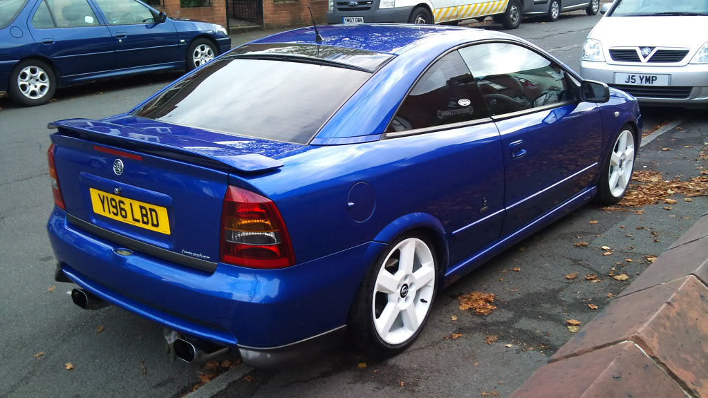 ai283.photobucket.com_albums_kk284_djbadboi9901_Astra_20Coupe_20SE2_DSC00207.jpg