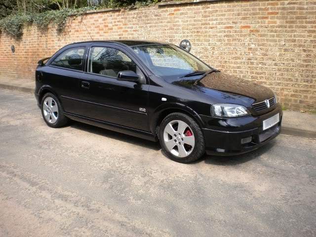 ai244.photobucket.com_albums_gg19_Mordoklej_Vauxhall_20Astra_20SRI_AstraSRI_04_2.jpg