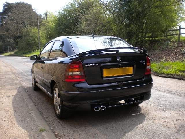 ai244.photobucket.com_albums_gg19_Mordoklej_Vauxhall_20Astra_20SRI_AstraSRI_04_2.jpg