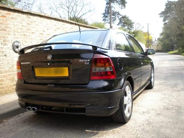 ai244.photobucket.com_albums_gg19_Mordoklej_Vauxhall_20Astra_20SRI_AstraSRI_04_2.jpg