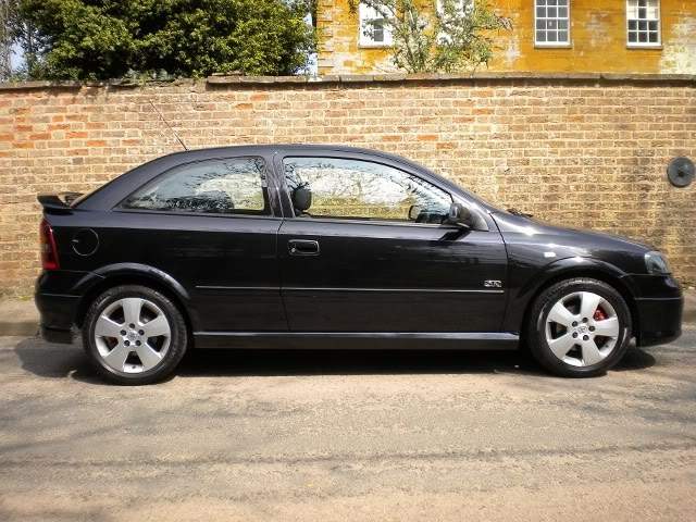 ai244.photobucket.com_albums_gg19_Mordoklej_Vauxhall_20Astra_20SRI_AstraSRI_04_2.jpg