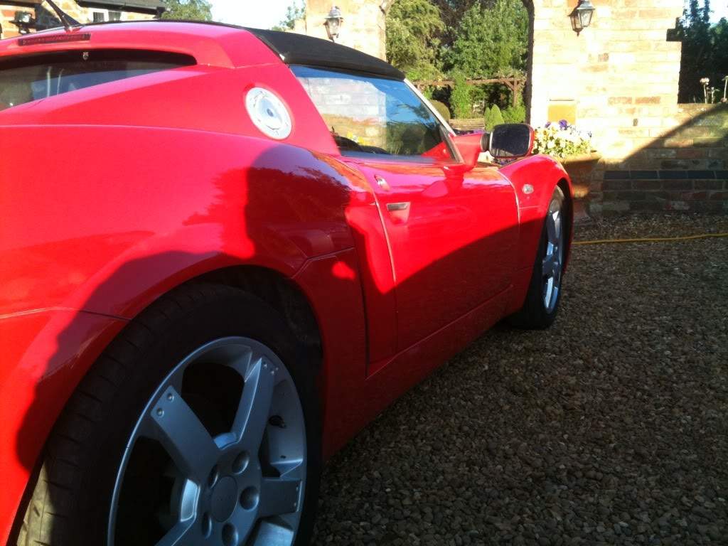 ai826.photobucket.com_albums_zz188_Seb_Ferraro_Cars_VX220_20Mk3_IMG_0277.jpg