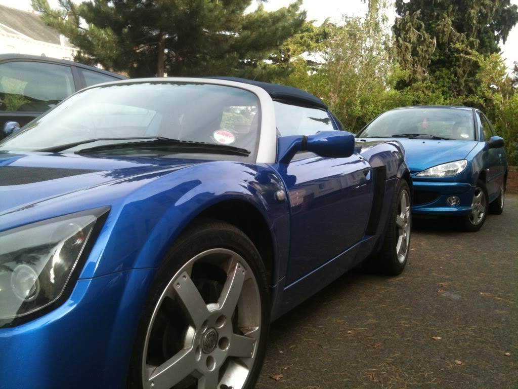ai826.photobucket.com_albums_zz188_Seb_Ferraro_Cars_VX220_20Mk2_IMG_0202.jpg