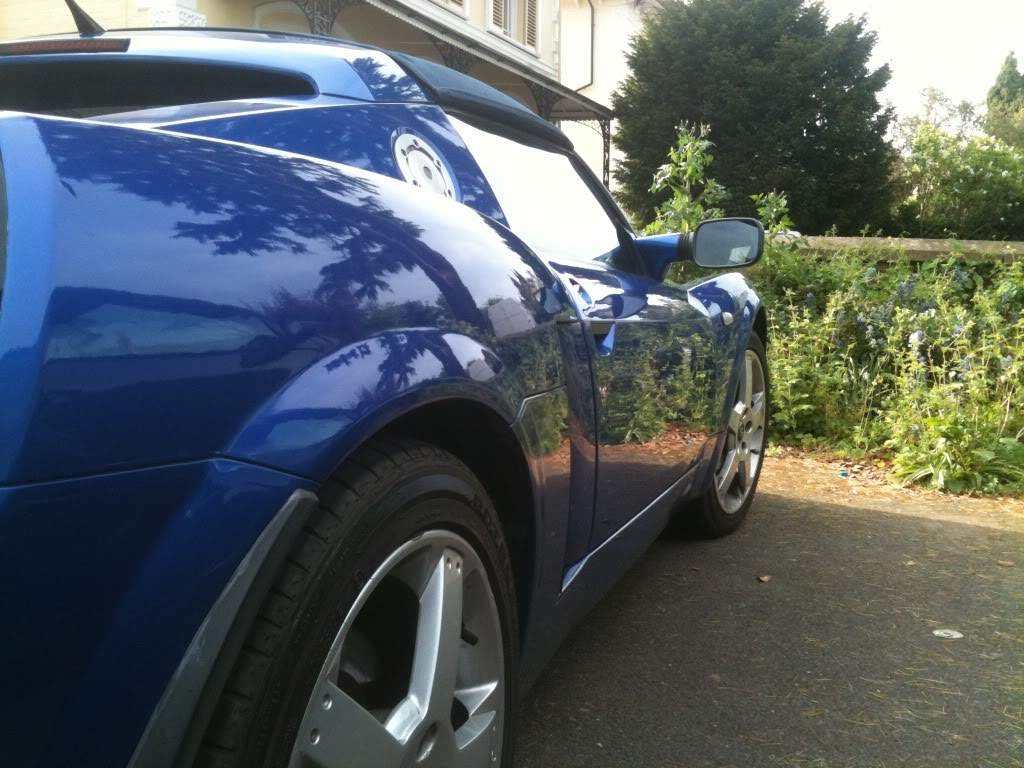 ai826.photobucket.com_albums_zz188_Seb_Ferraro_Cars_VX220_20Mk2_IMG_0203.jpg