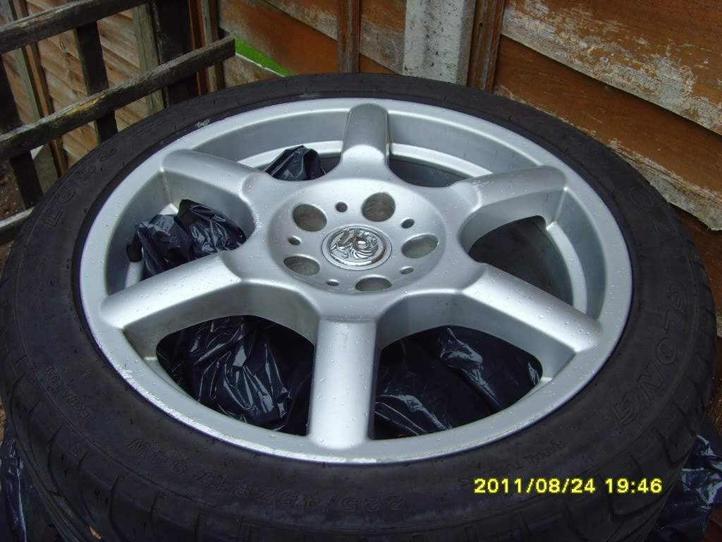 ai272.photobucket.com_albums_jj161_ephid0r_SNV31742.jpg