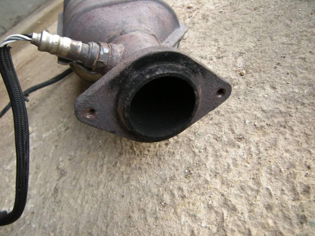 ai293.photobucket.com_albums_mm47_jaycalellvic_exhaust_DSCN3396.jpg