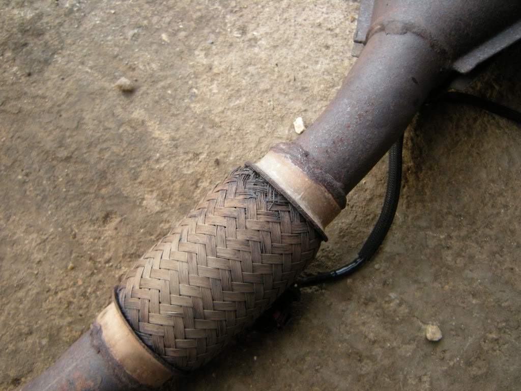 ai293.photobucket.com_albums_mm47_jaycalellvic_exhaust_DSCN3394.jpg