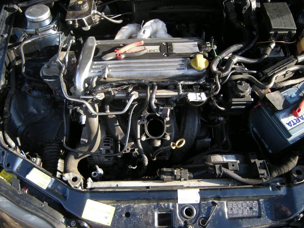 ai293.photobucket.com_albums_mm47_jaycalellvic_supercharger_DSCN3411.jpg