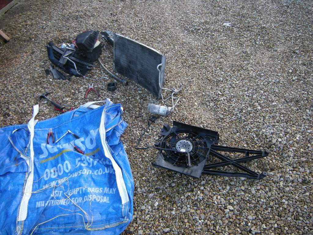ai293.photobucket.com_albums_mm47_jaycalellvic_supercharger_DSCN3419.jpg