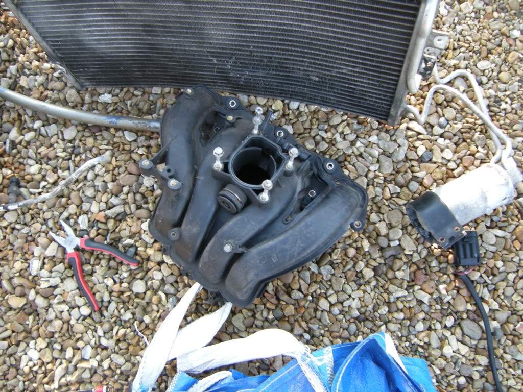 ai293.photobucket.com_albums_mm47_jaycalellvic_supercharger_DSCN3422.jpg