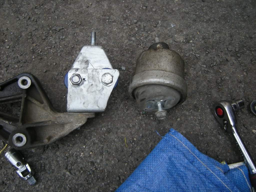 ai293.photobucket.com_albums_mm47_jaycalellvic_supercharger_DSCN3554.jpg