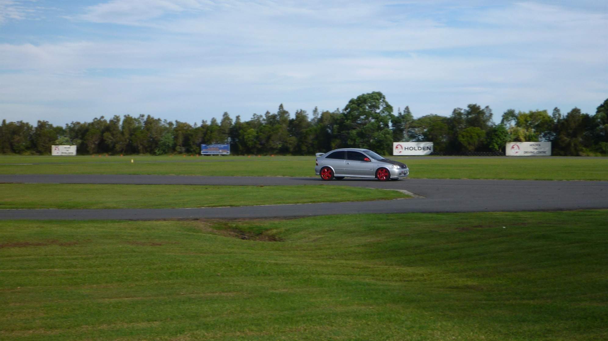 ai708.photobucket.com_albums_ww85_skyguy27_P1000535.jpg