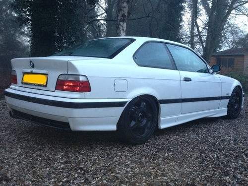 ai6.photobucket.com_albums_y204_gazza2271_bmw1.jpg