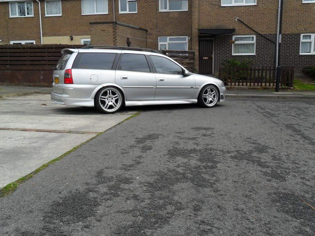 ai1188.photobucket.com_albums_z406_garybaldi69_Vectra_20Estate_SAM_0886_zps0fd65.jpg
