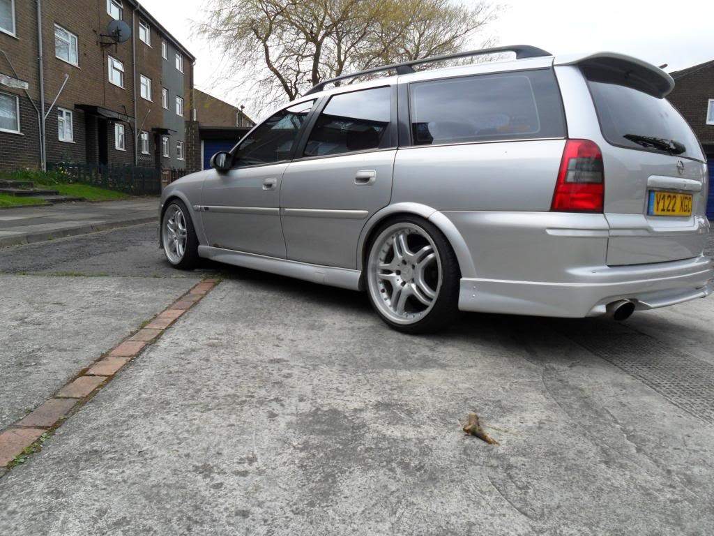 ai1188.photobucket.com_albums_z406_garybaldi69_Vectra_20Estate_SAM_0882_zps5e931.jpg