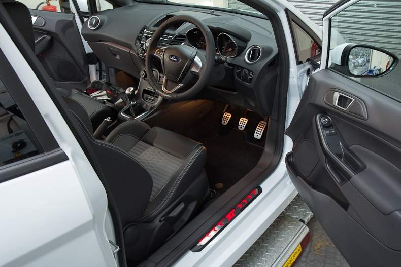 awww.polishedbliss.co.uk_blog_wp_content_uploads_2013_11_new_car_detail_52.jpg