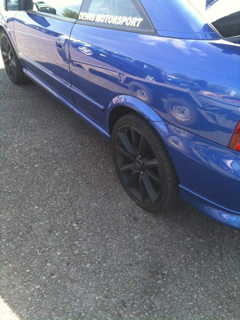 ai693.photobucket.com_albums_vv292_dewismotorsport_fd85938f.jpg