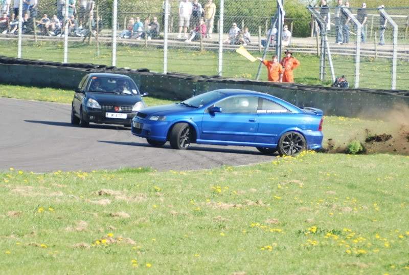 ai693.photobucket.com_albums_vv292_dewismotorsport_0709a999.jpg
