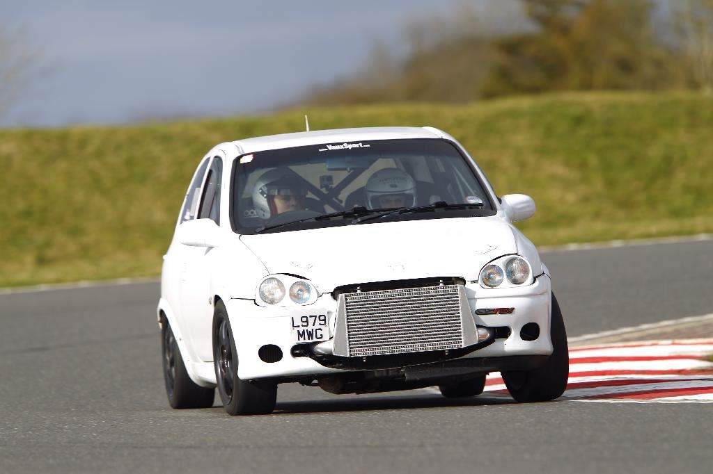 ai693.photobucket.com_albums_vv292_dewismotorsport_ABAA7593_DF61575edf4208da9149.jpg