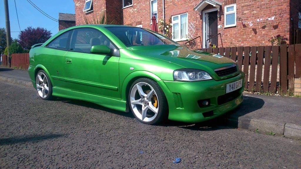 ai737.photobucket.com_albums_xx20_dannys_p08_astra_20coupe_DSC_01131.jpg