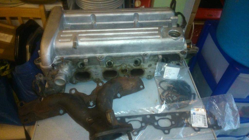 ai737.photobucket.com_albums_xx20_dannys_p08_astra_20coupe_DSC_02301.jpg